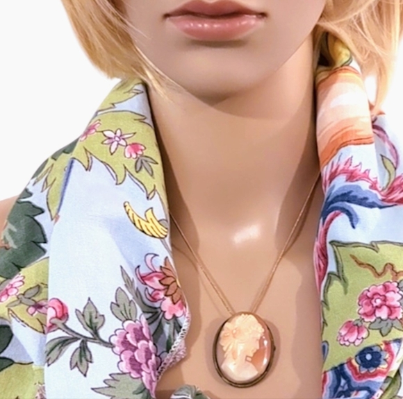 Vintage silver shell cameo brooch pendant. Estate - Picture 4 of 16